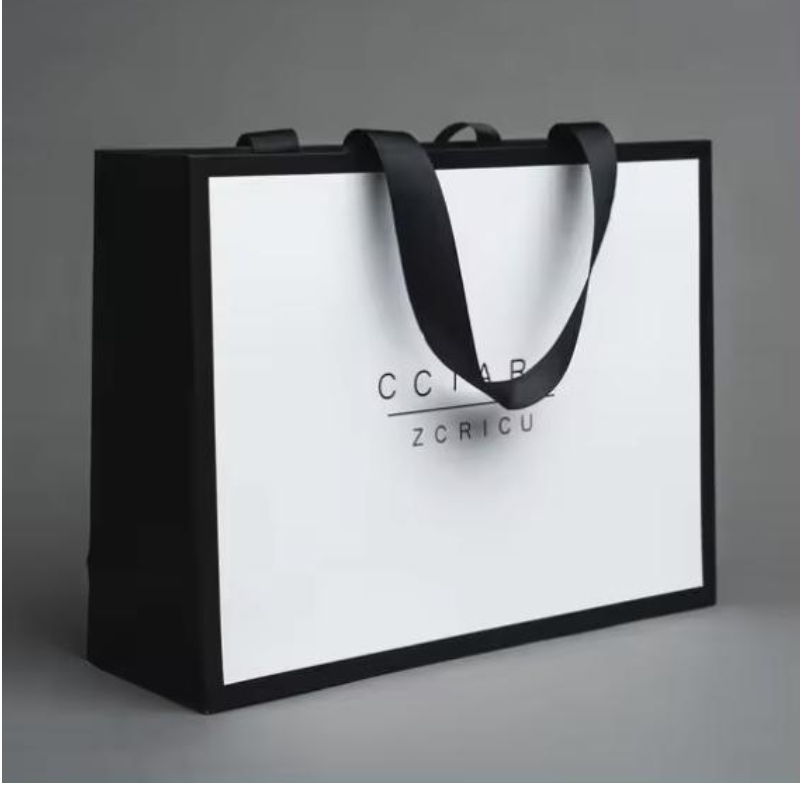 Пользовательская роскошная одежда для розничной торговли упаковочная сумка белая подарочная сумка Bolsas de Papel Упаковка бумажные пакеты с ручками для одежды