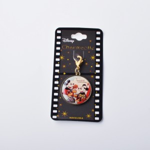 Пользовательская жесткая эмалевая акриловая ключа -малина Disney Keychain Kpop Star