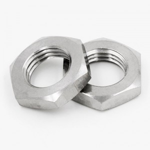 шестигранная трубная гайка с резьбой