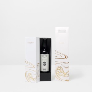 Золотая минималистская подарочная коробка